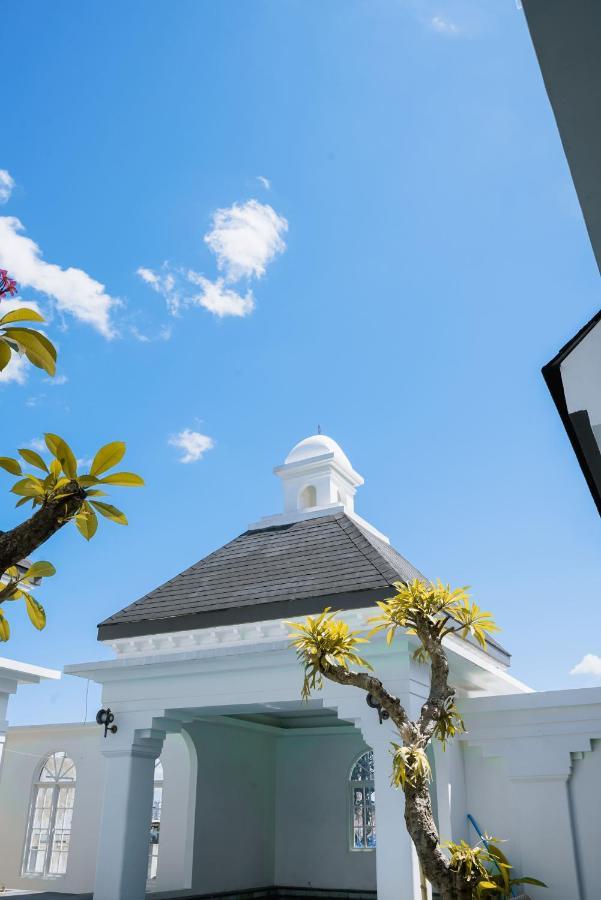 Mahalaya The Legacy Hotel Surakarta  ภายนอก รูปภาพ