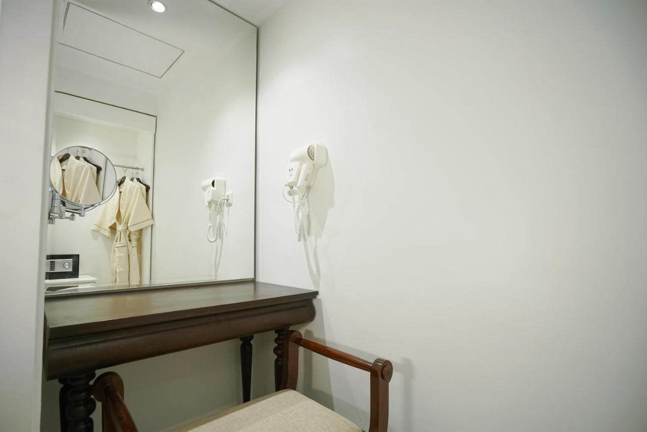Mahalaya The Legacy Hotel Surakarta  ภายนอก รูปภาพ