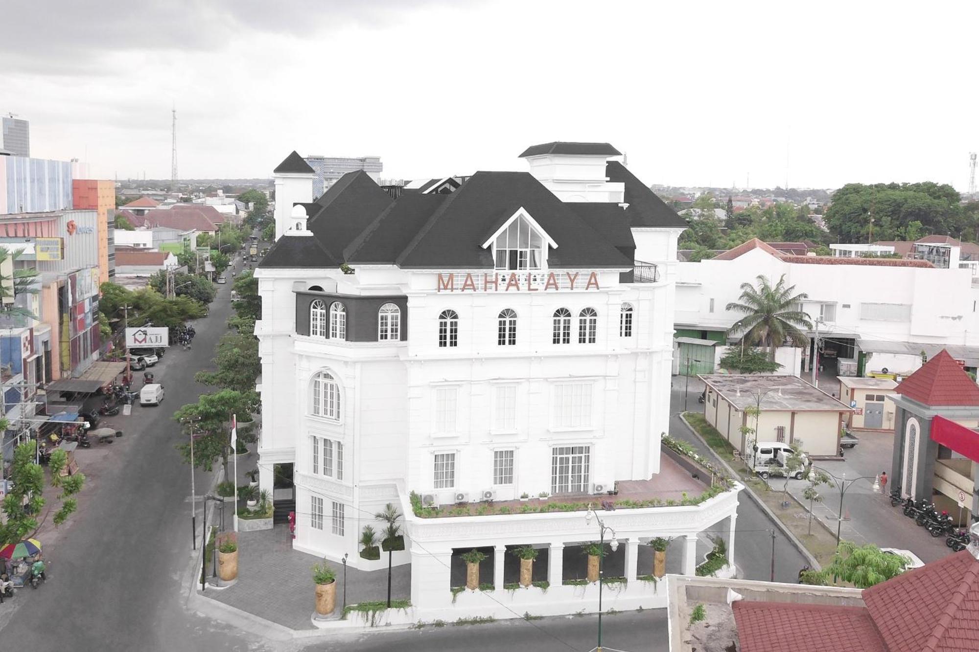 Mahalaya The Legacy Hotel Surakarta  ภายนอก รูปภาพ
